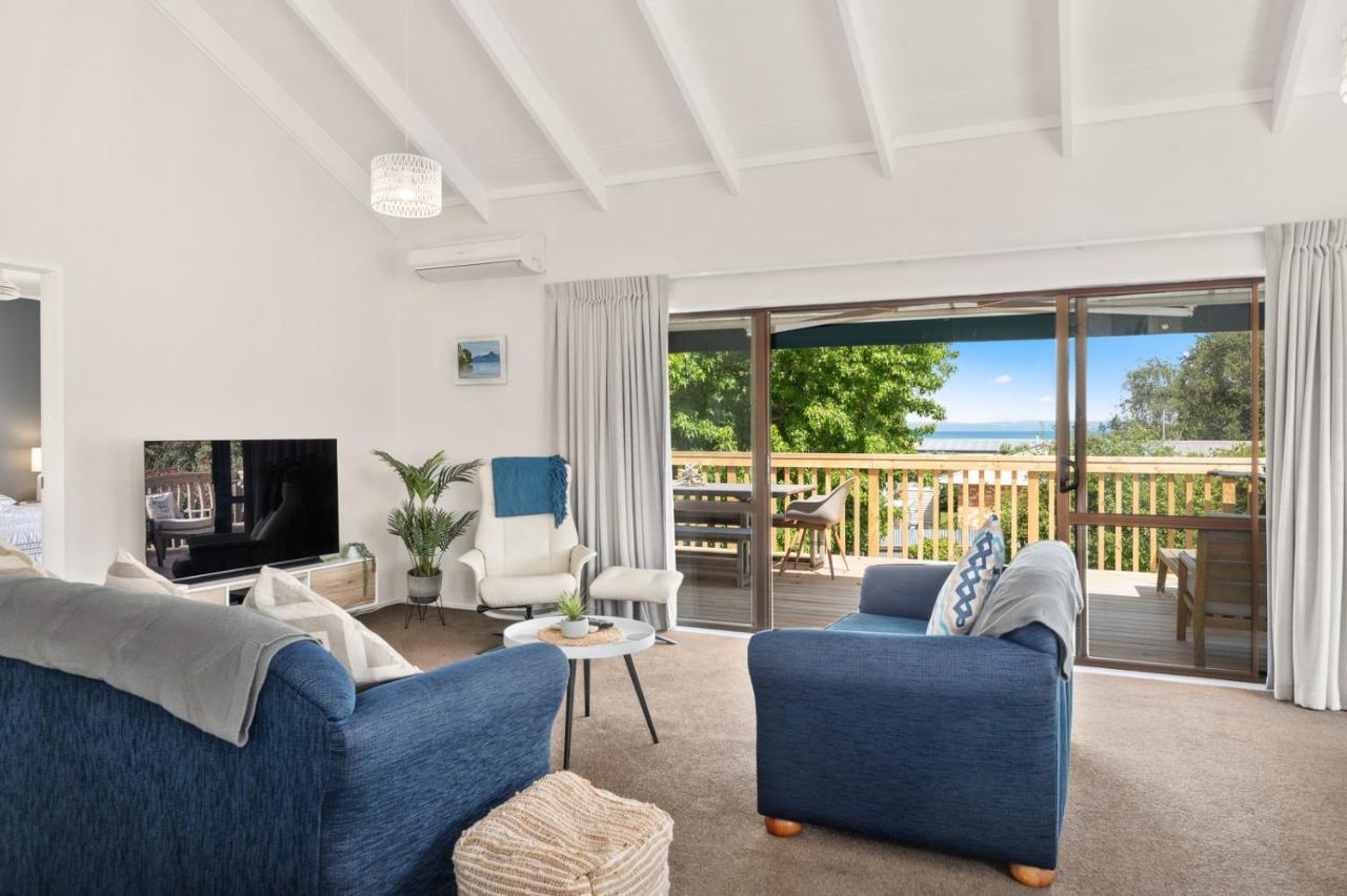 Waitahanui Lake House - Lake Taupo Holiday Home Eksteriør bilde
