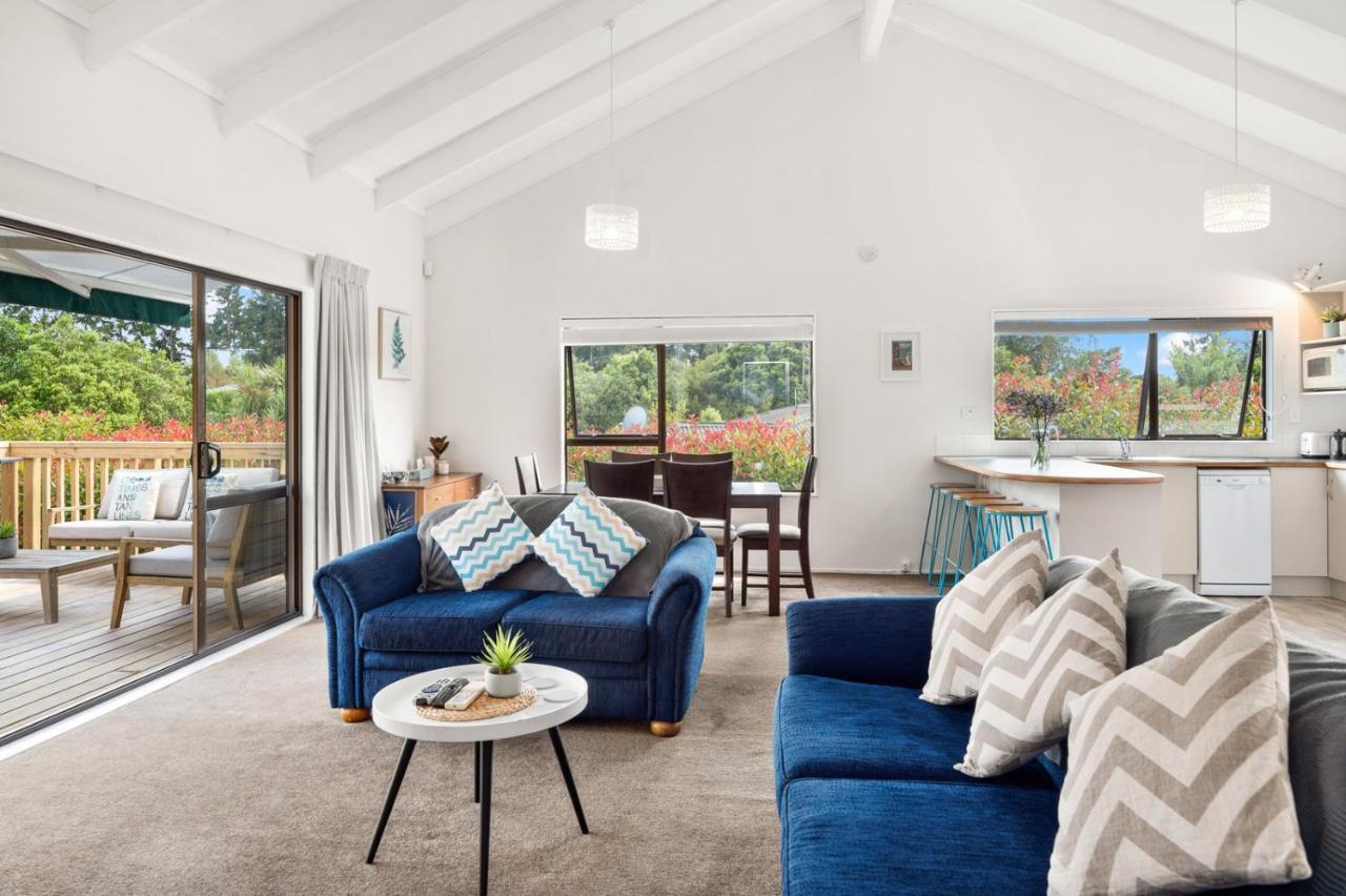 Waitahanui Lake House - Lake Taupo Holiday Home Eksteriør bilde
