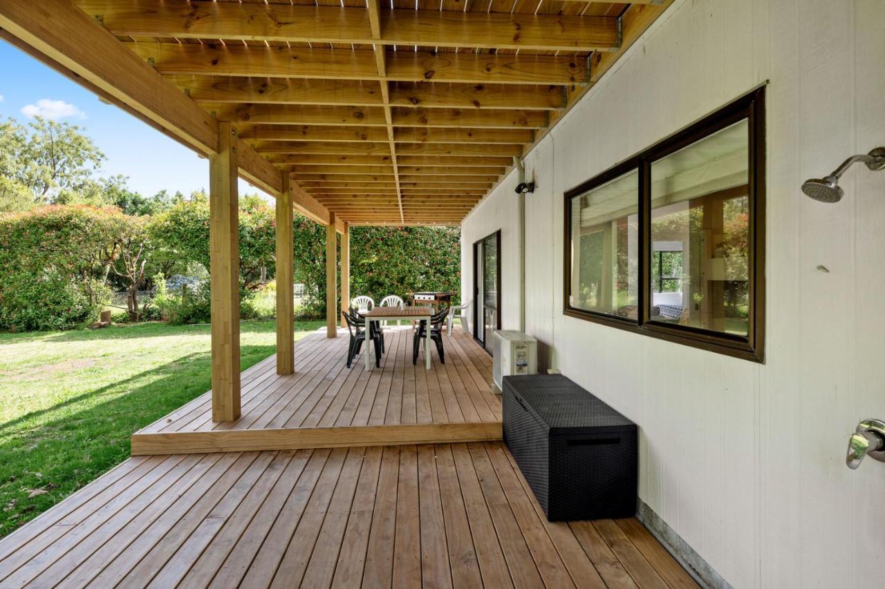 Waitahanui Lake House - Lake Taupo Holiday Home Eksteriør bilde