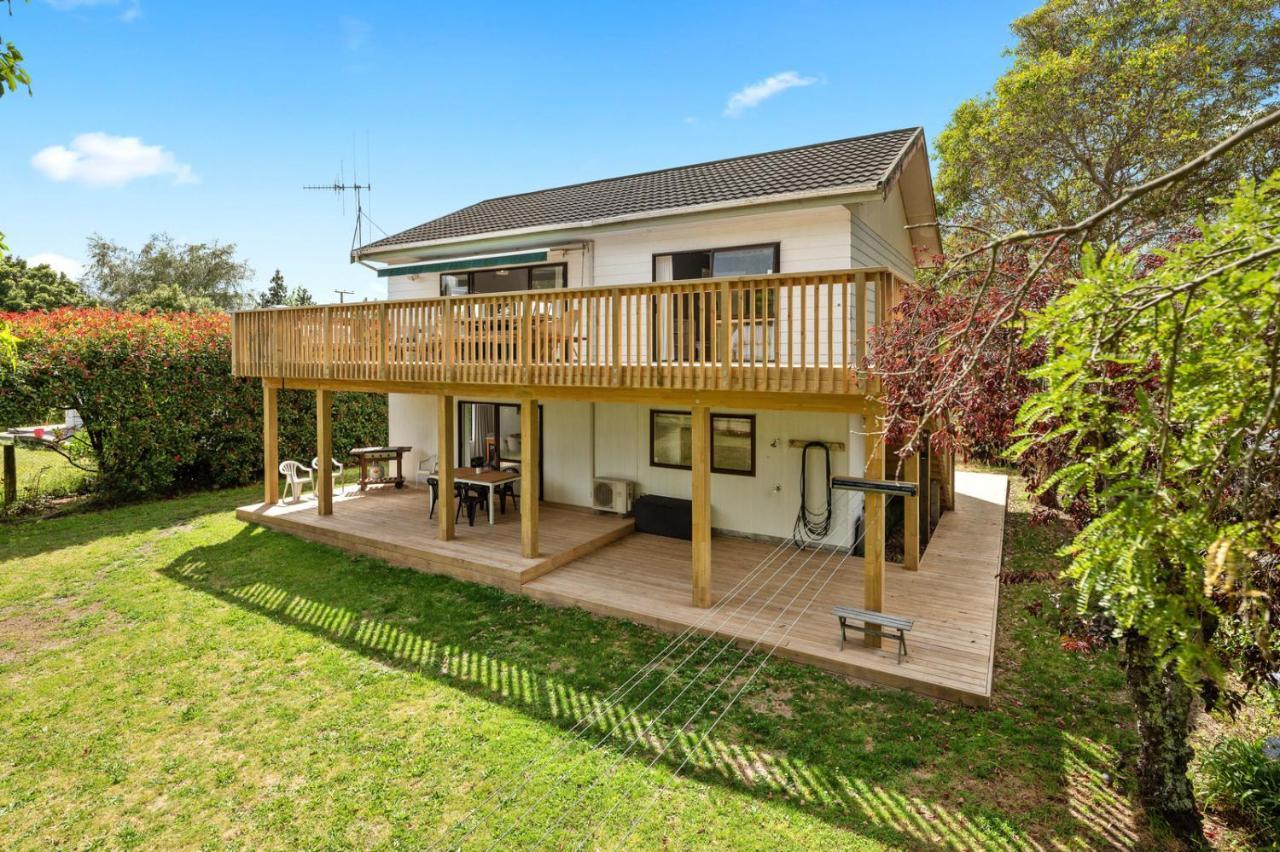 Waitahanui Lake House - Lake Taupo Holiday Home Eksteriør bilde