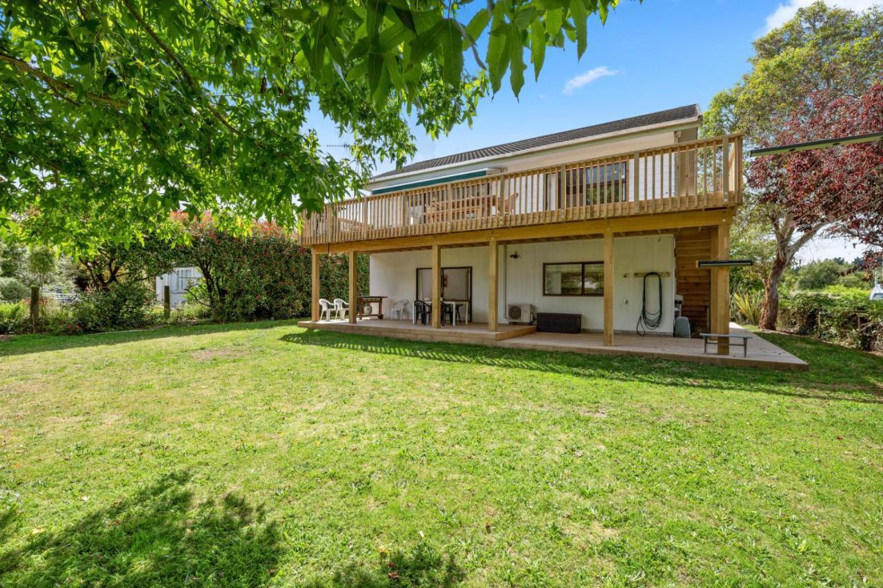 Waitahanui Lake House - Lake Taupo Holiday Home Eksteriør bilde