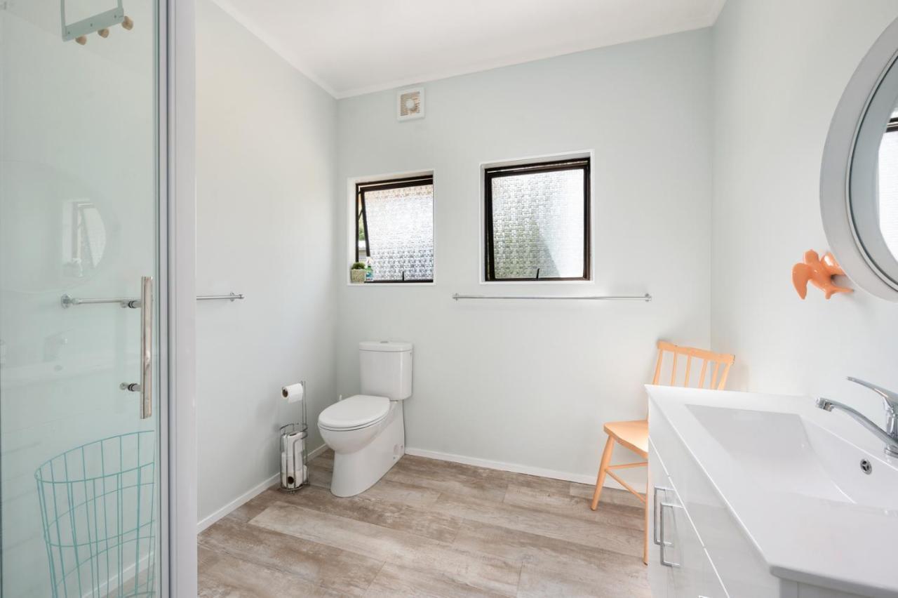 Waitahanui Lake House - Lake Taupo Holiday Home Eksteriør bilde